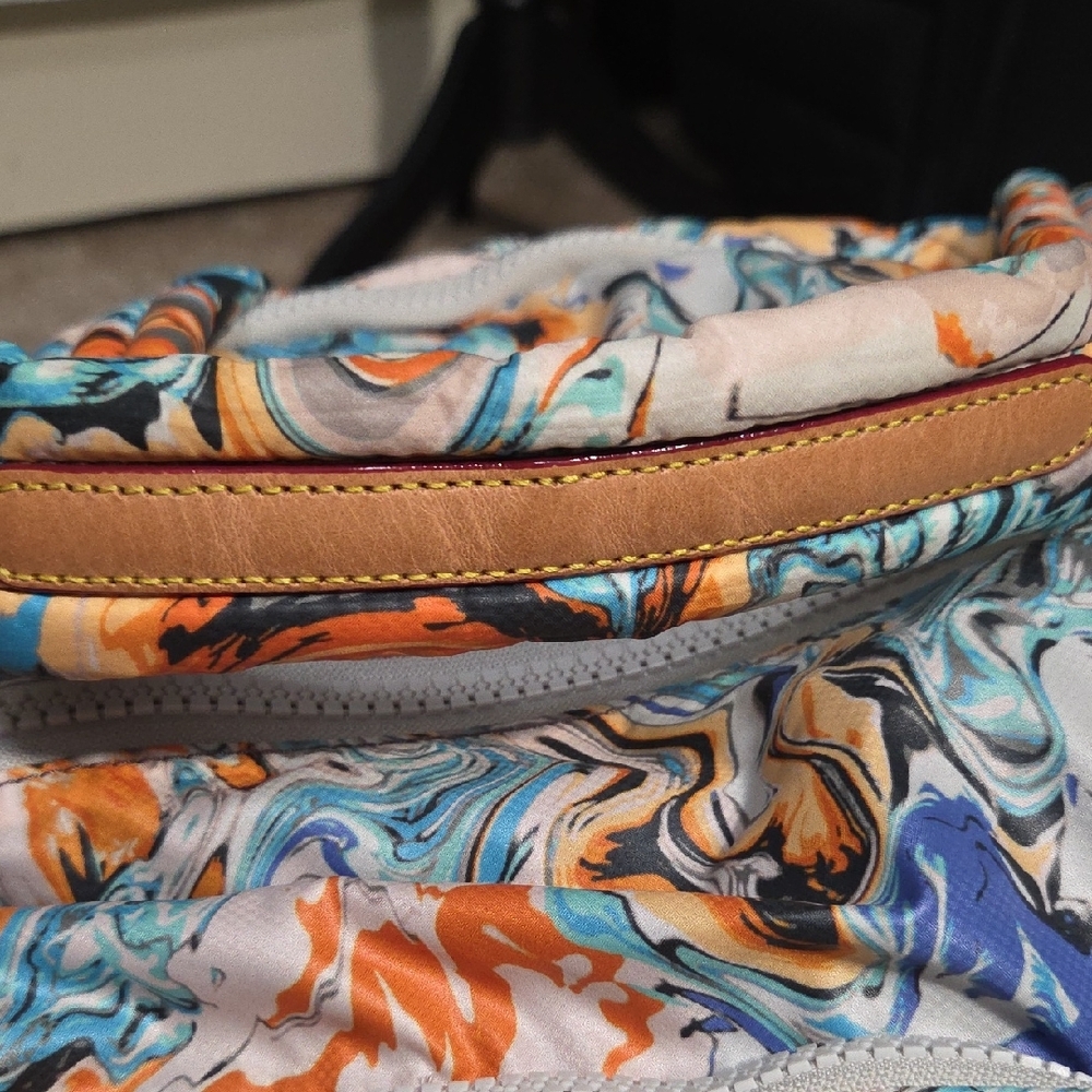 Quilted Floral Tote Bag in Blue and Orange - Picture 15 of 16